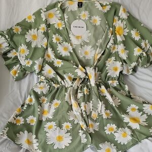 SHEIN Green Floral Kimono with Daisies